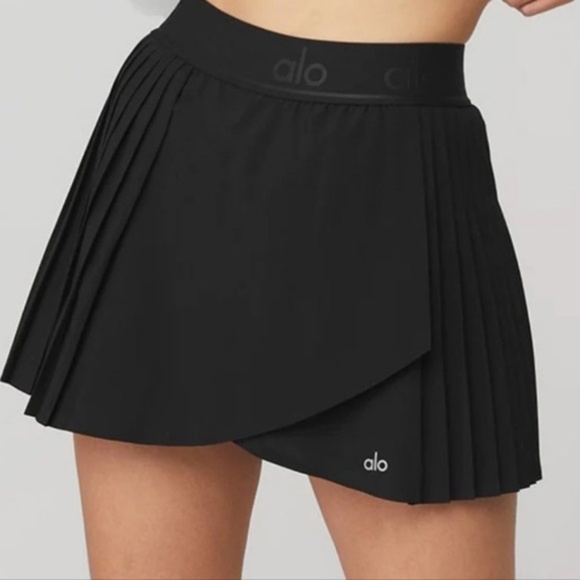 ALO Yoga Dresses & Skirts - Alo Aces Tennis Skirt skort in Black sz L